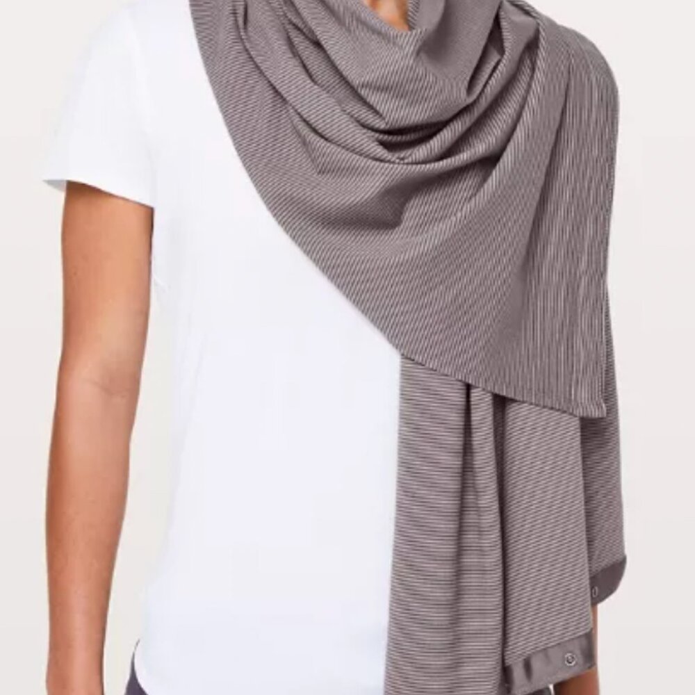 Lululemon One Size Vinyasa Scarf with Snaps - Picture 8 of 10